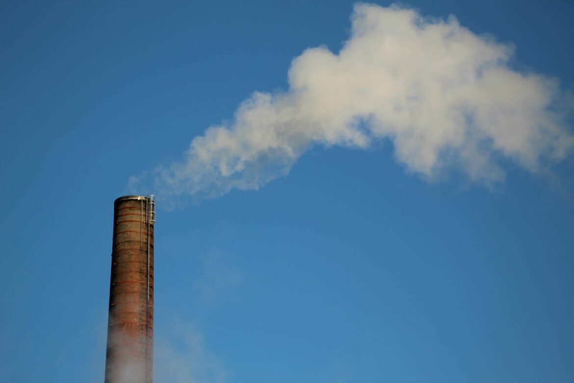 The different types of stack emission testing - smoke emission from factory chimney